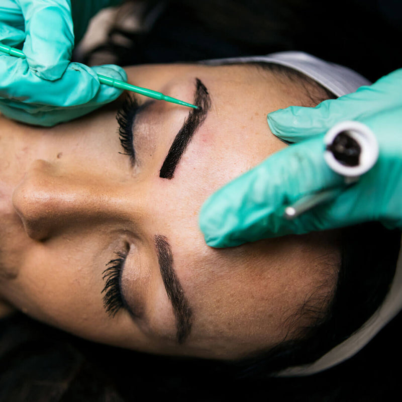 Ota kaikki irti microblading-käsitellyistä, laminoiduista tai sävytetyistä kulmakarvoistasi